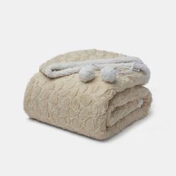Odyssey Living Nordic Hooded Blanket Birch 5 Odyssey Living Nordic Hooded Blanket Birch -Dri-Glo Shop 629425 C 0270 24
